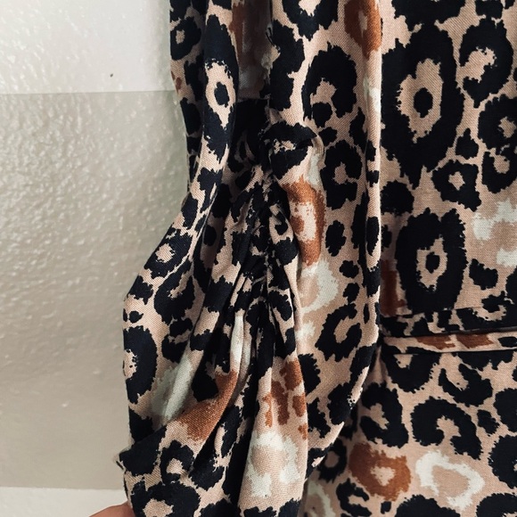 Leopard Print Women's Blazer - Picture 5 of 8